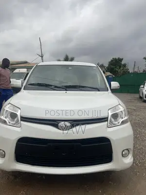 Toyota Sienta 1.5 AWD 2012 White
