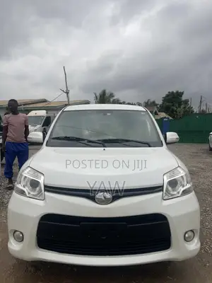 Toyota Sienta 1.5 AWD 2012 White