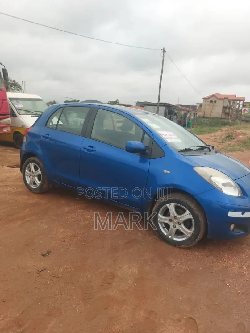 Toyota Yaris 2010 Blue