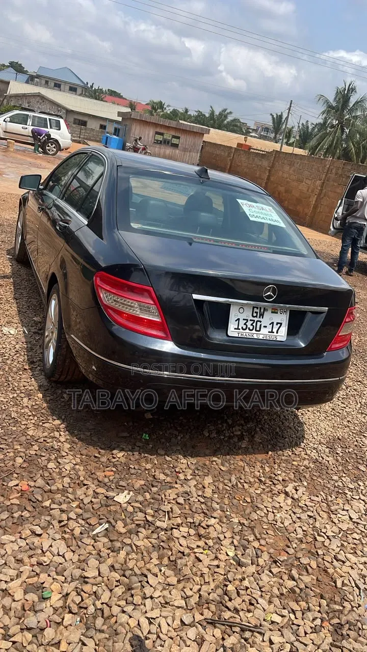 Mercedes-Benz C180 2010 Blue