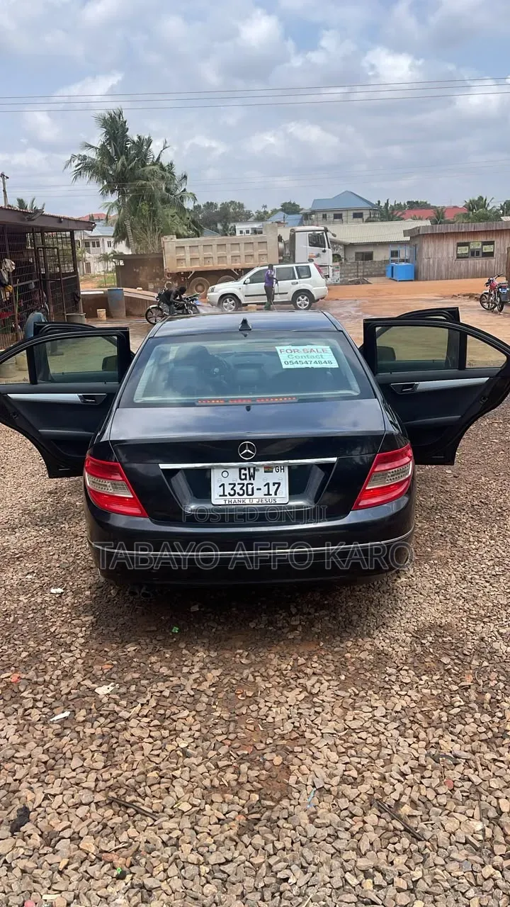 Mercedes-Benz C180 2010 Blue