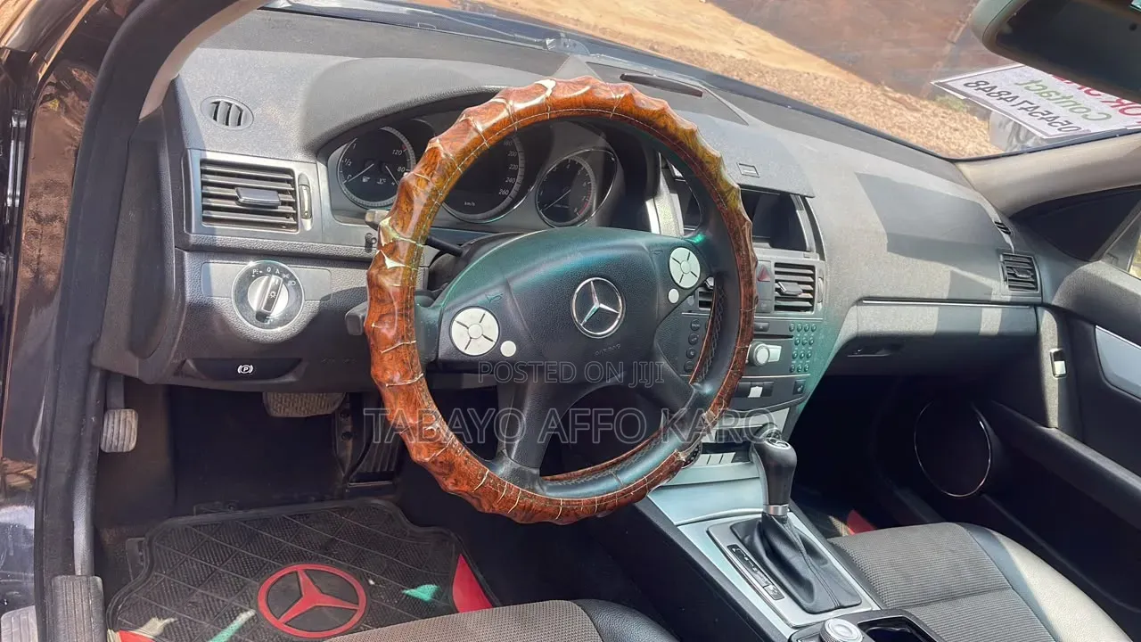 Mercedes-Benz C180 2010 Blue