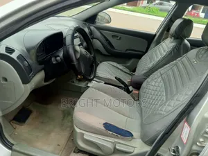 Hyundai Elantra 2009 Silver