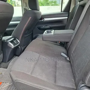 Toyota Hilux 2021 White