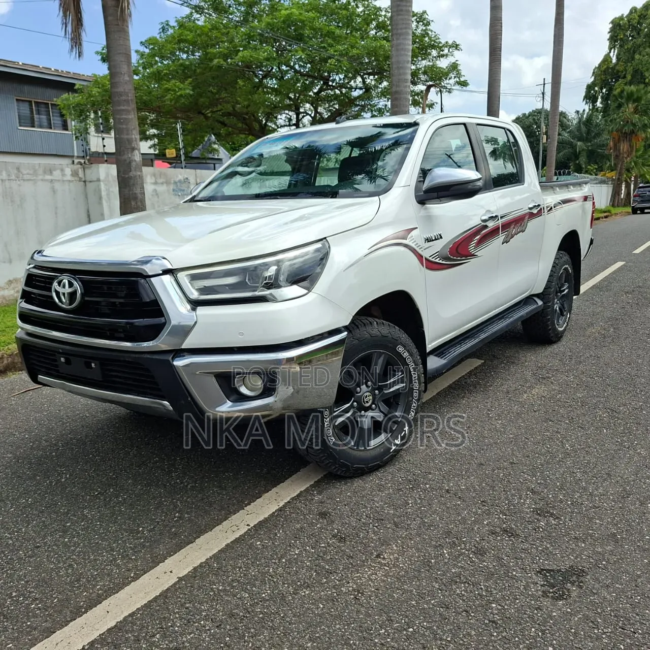 Toyota Hilux 2021 White