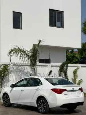 Toyota Corolla SE 4dr Sedan (1.8L 4cyl CVT) 2017 White