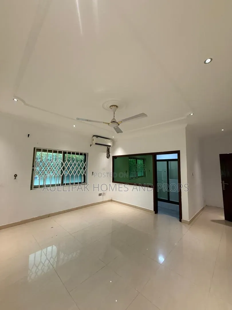 3bdrm House in Fair, Lake Side Estate for rent