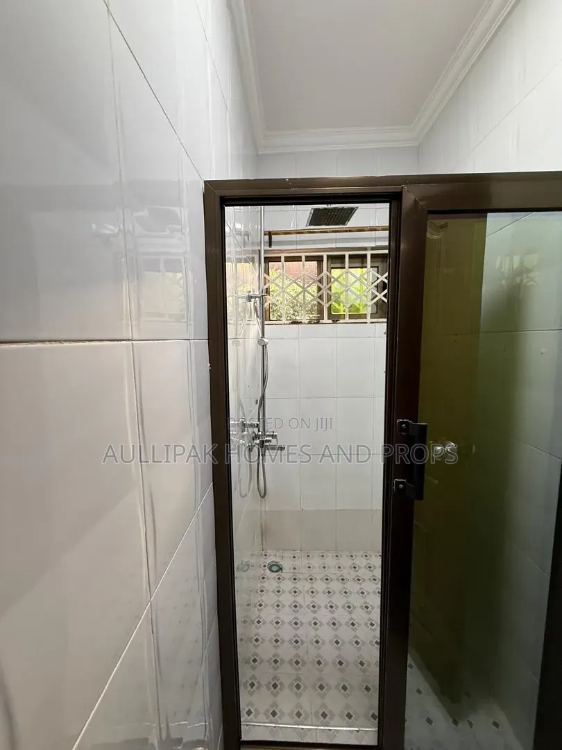 3bdrm House in Fair, Lake Side Estate for rent