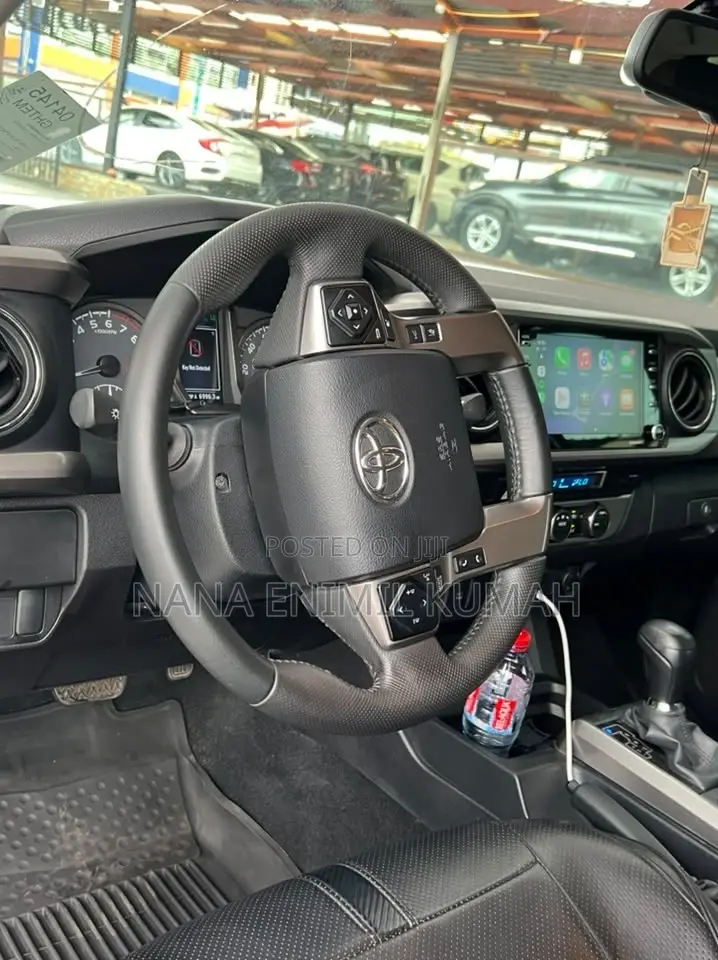 Toyota Tacoma 2023 White