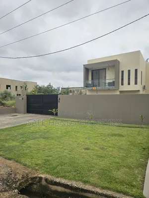 4bdrm Duplex in Accra Metropolitan for sale