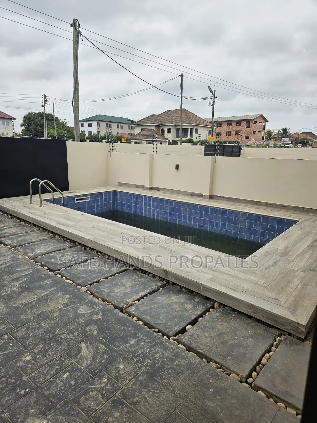 4bdrm Duplex in Accra Metropolitan for sale