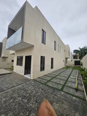 4bdrm Duplex in Accra Metropolitan for sale