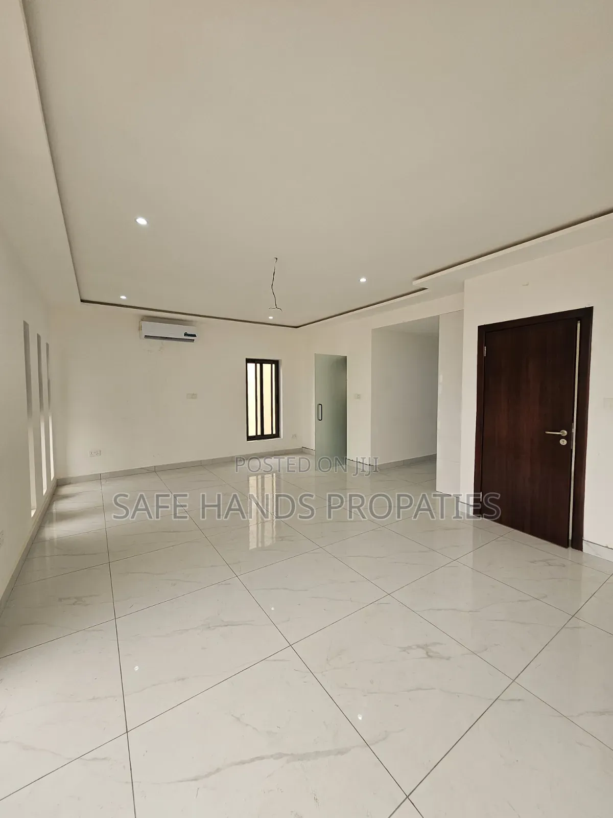 4bdrm Duplex in Accra Metropolitan for sale