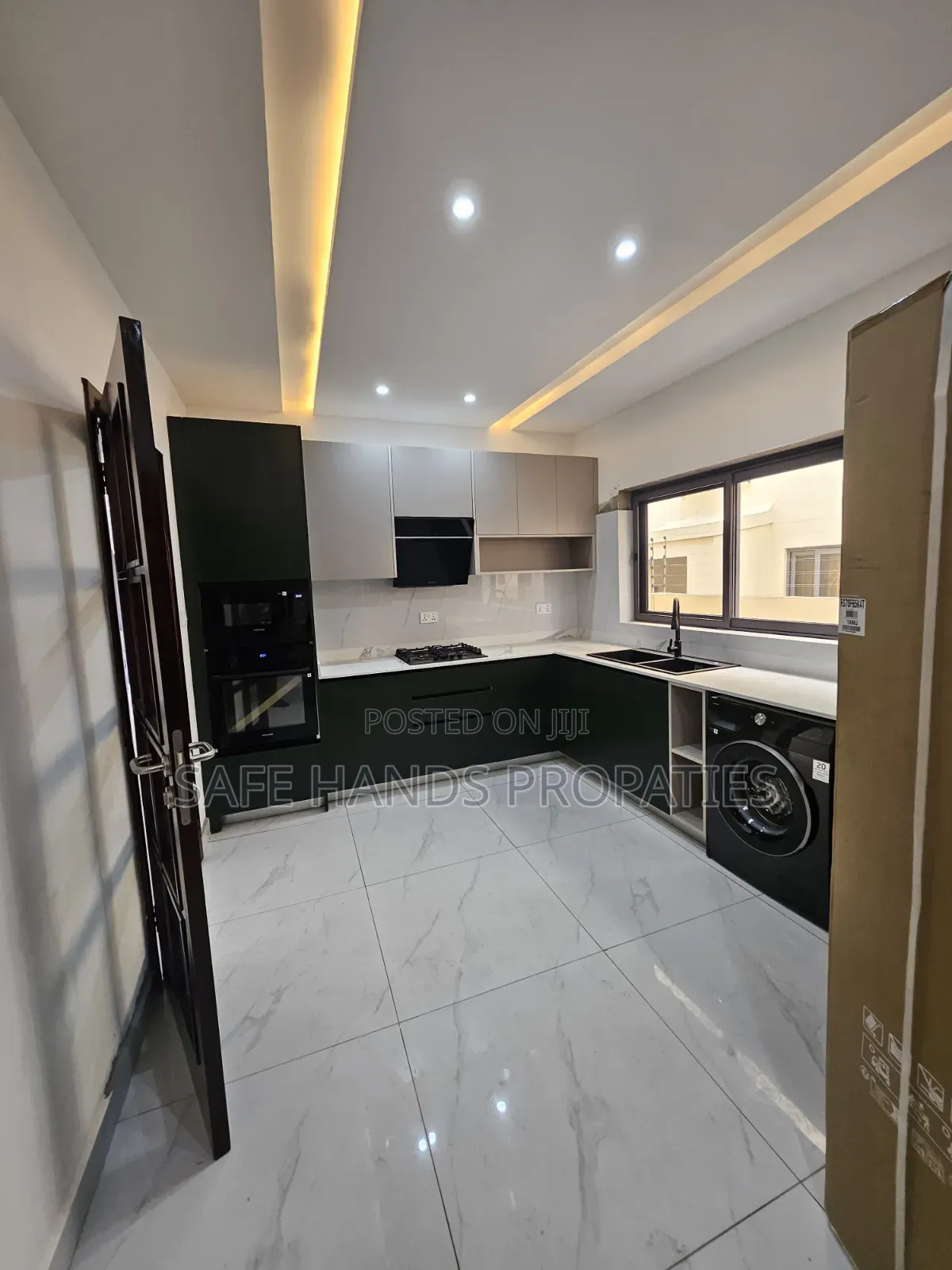 4bdrm Duplex in Accra Metropolitan for sale