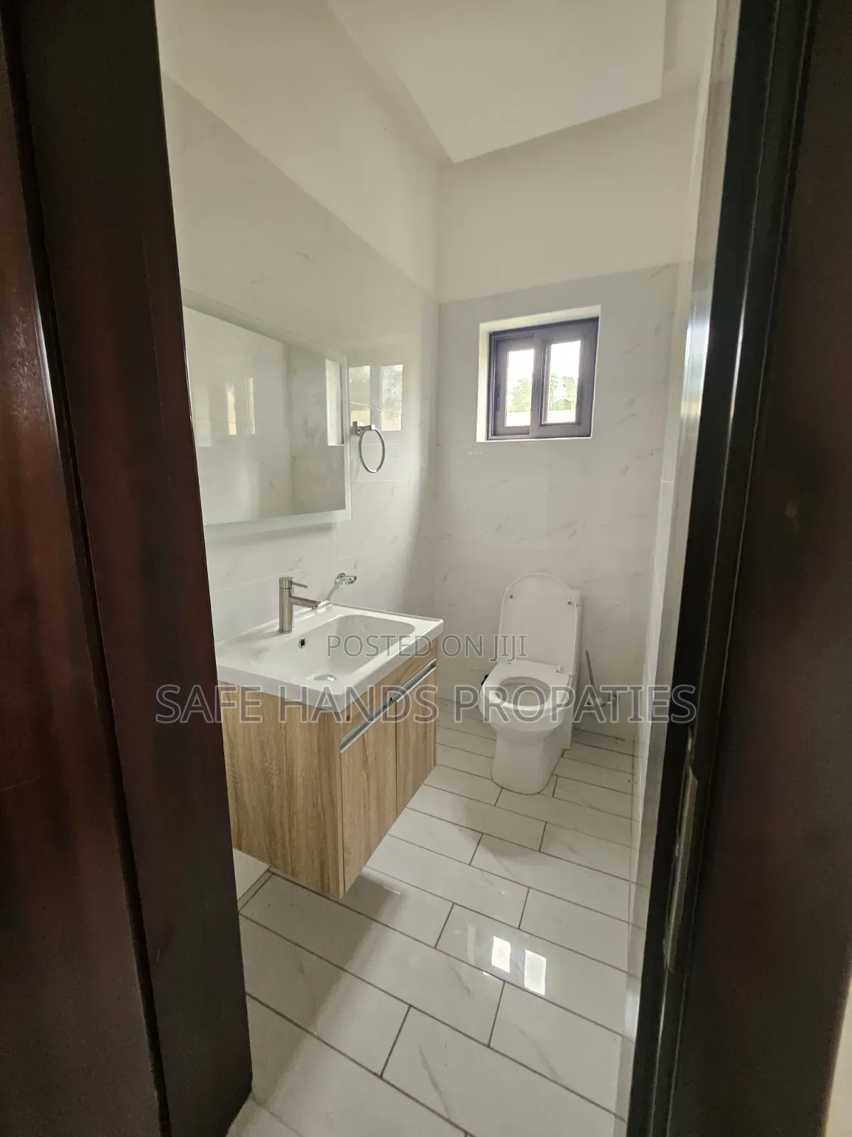 4bdrm Duplex in Accra Metropolitan for sale