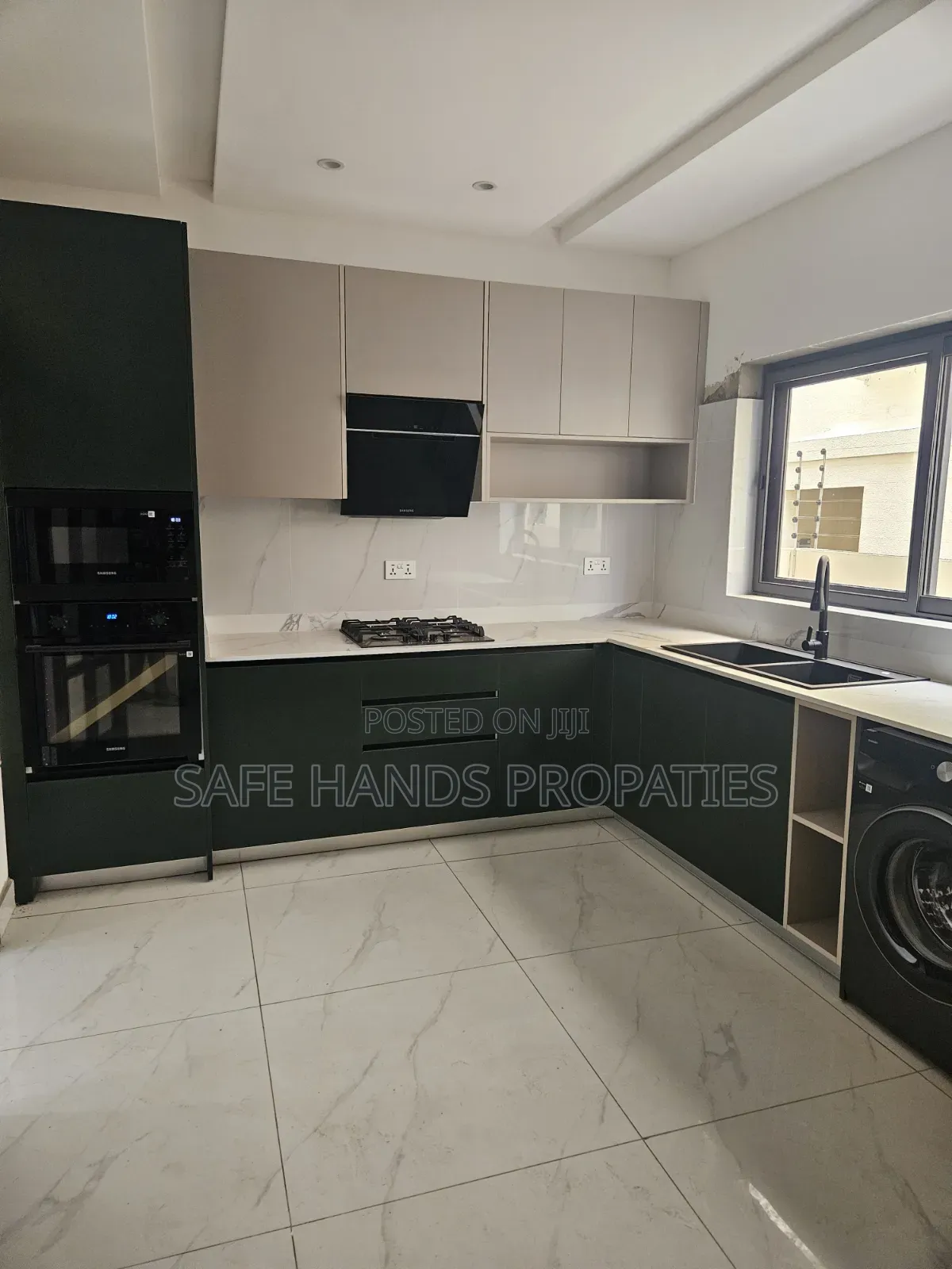 4bdrm Duplex in Accra Metropolitan for sale