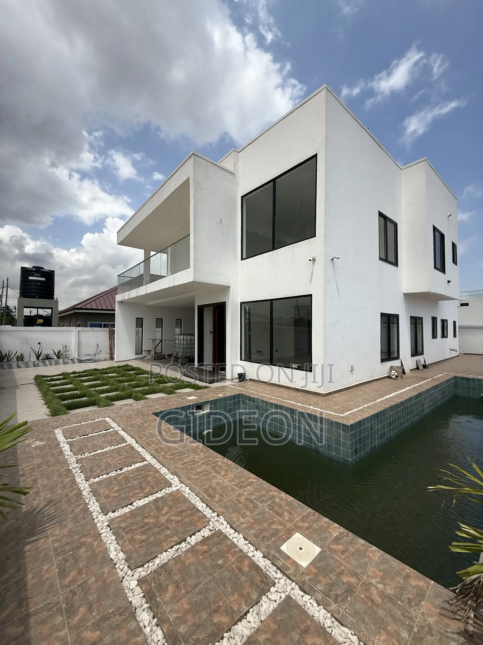 5bdrm House in Advantage Estate, School Junction for sale