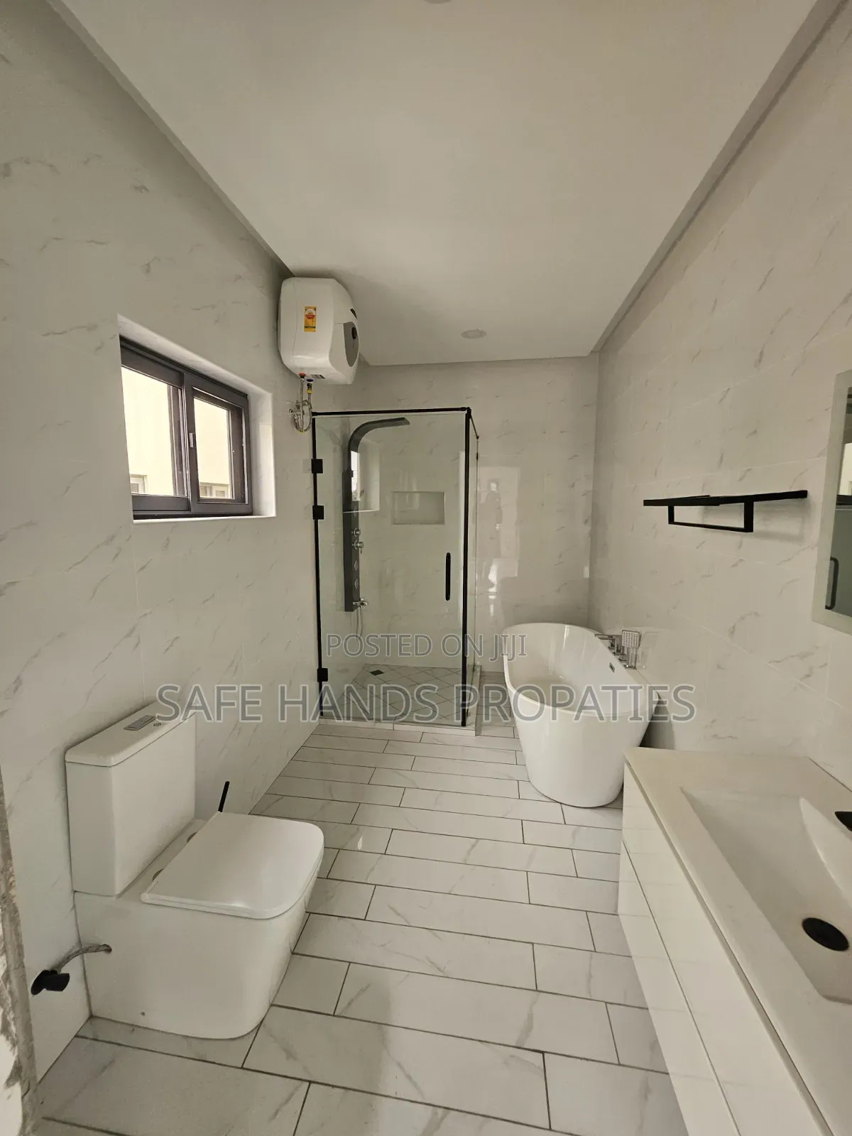 4bdrm Duplex in Accra Metropolitan for sale