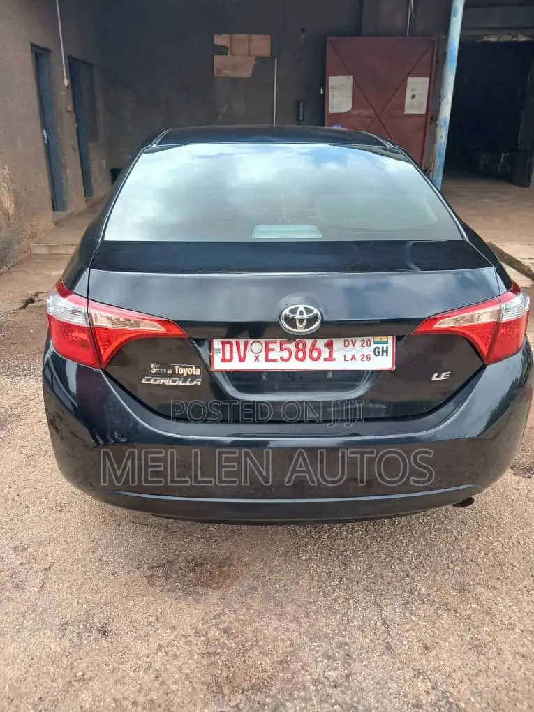 Toyota Corolla LE (1.8L 4cyl 2A) 2018 Black