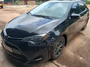 Toyota Corolla LE (1.8L 4cyl 2A) 2018 Black