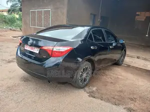 Toyota Corolla LE (1.8L 4cyl 2A) 2018 Black