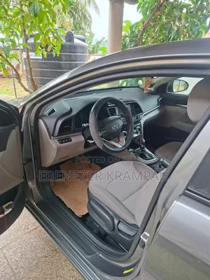 Hyundai Elantra 2019