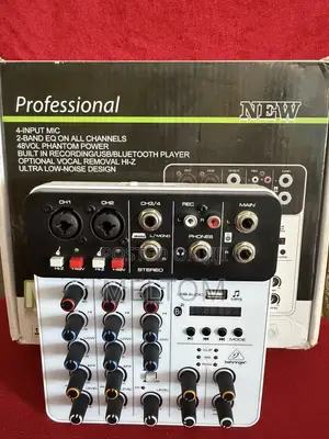 Behringer 4channels in-Built Audio Interface Mixer