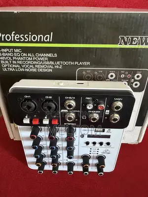Behringer 4channels in-Built Audio Interface Mixer
