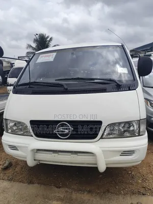 Bus 2015 White