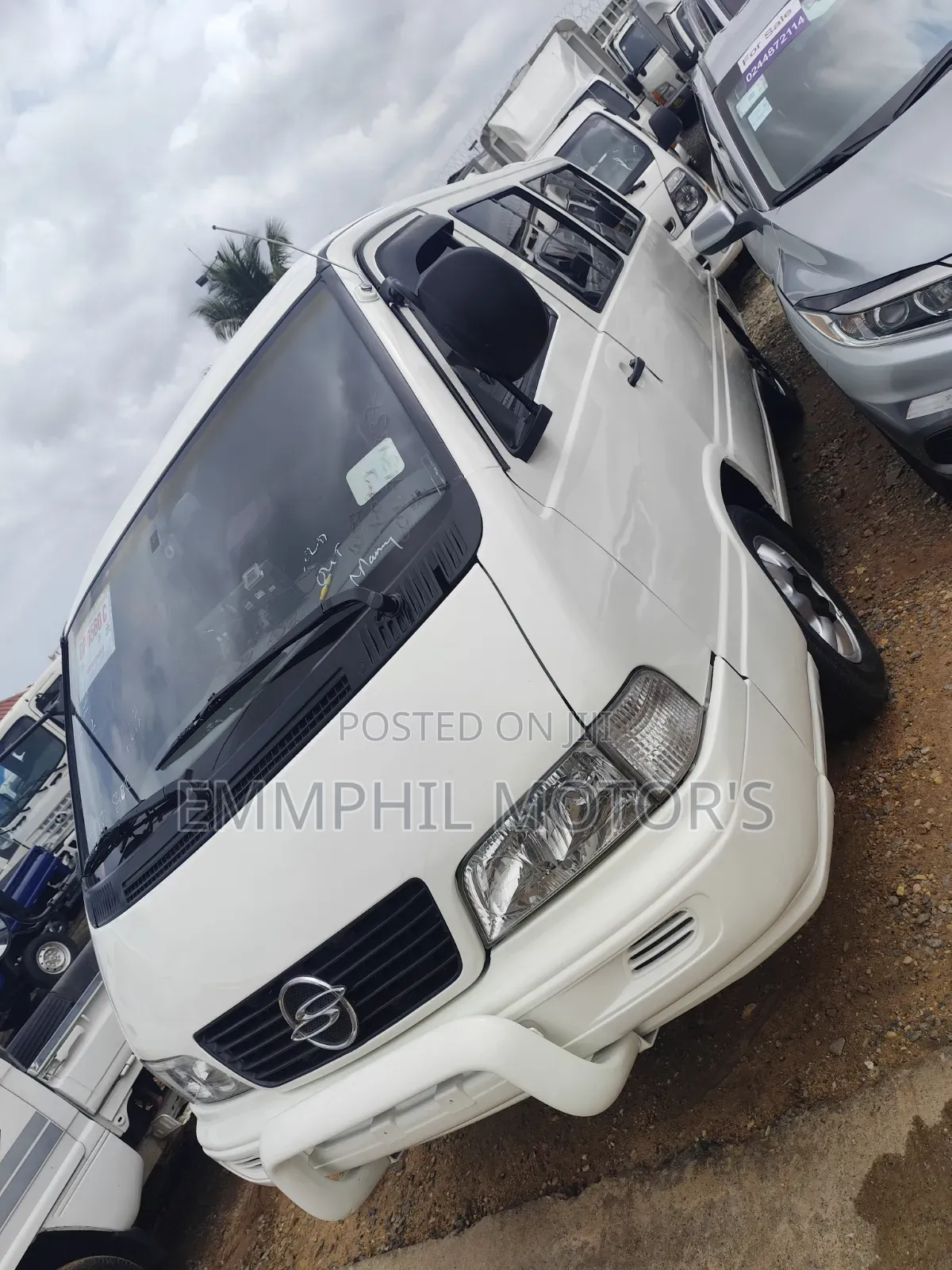 Bus 2015 White