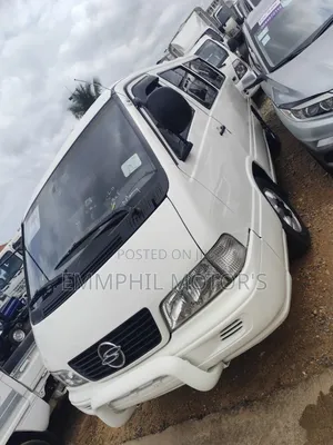 Bus 2015 White