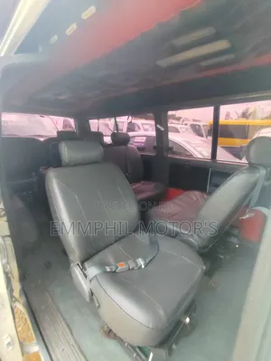 Bus 2015 White
