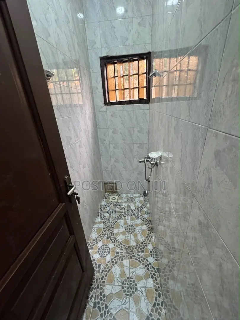 3bdrm Apartment in Kingsby Achimota, Mile 7 for rent