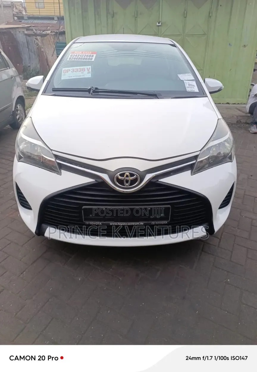 Toyota Yaris L Hatchback 5dr 2015 White