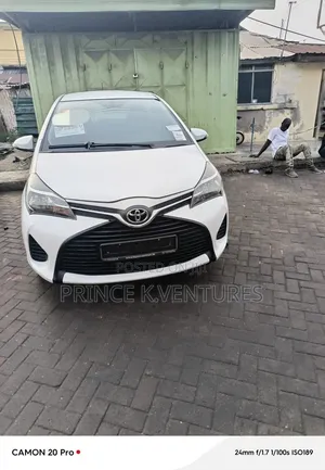 Toyota Yaris L Hatchback 5dr 2015 White