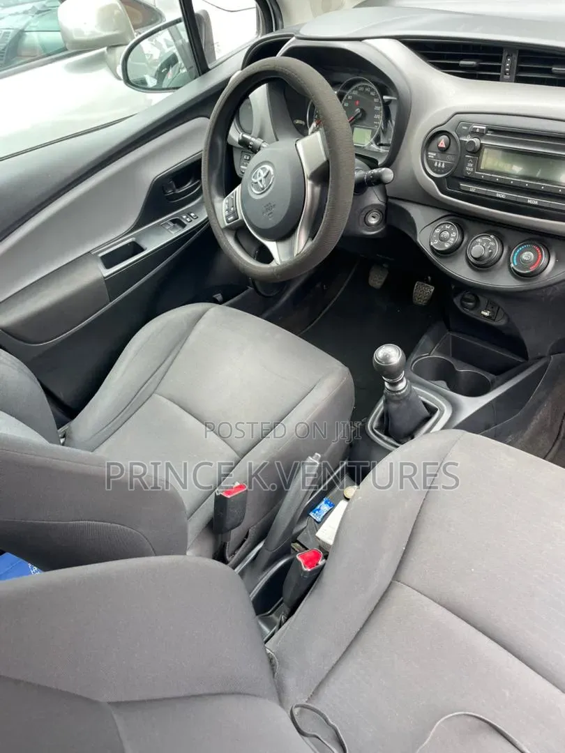 Toyota Yaris L Hatchback 5dr 2015 White