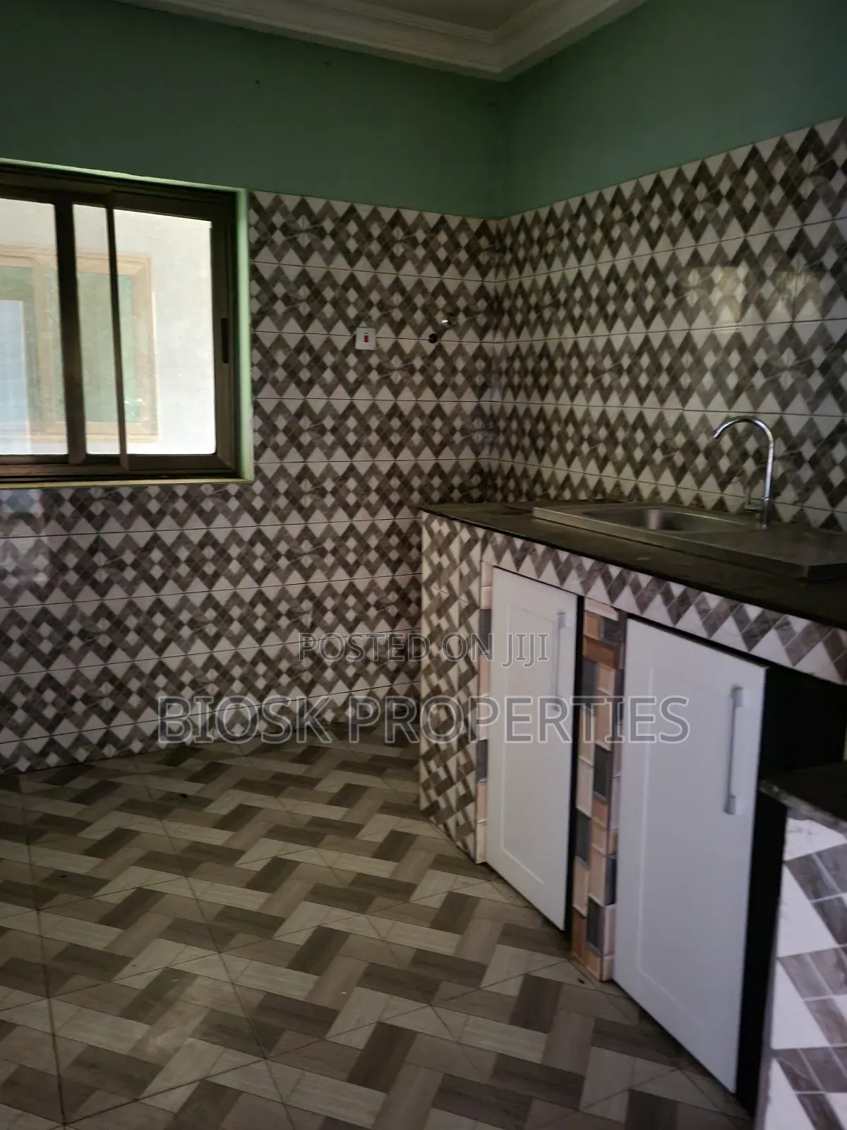 3bdrm Apartment in Biosk Properties, Malejor for rent