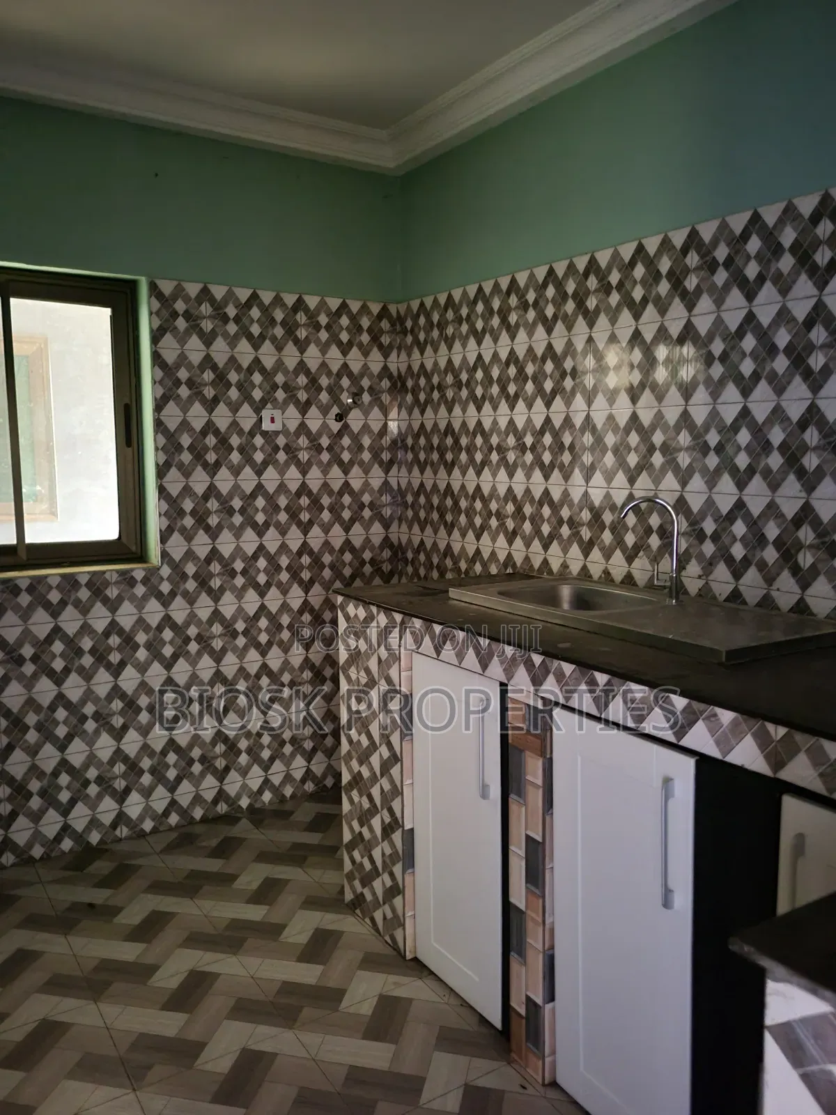 3bdrm Apartment in Biosk Properties, Malejor for rent
