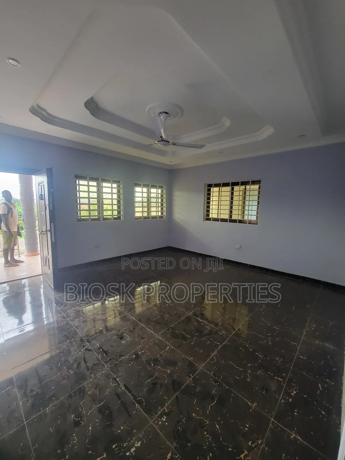 3bdrm Apartment in Biosk Properties, Malejor for rent
