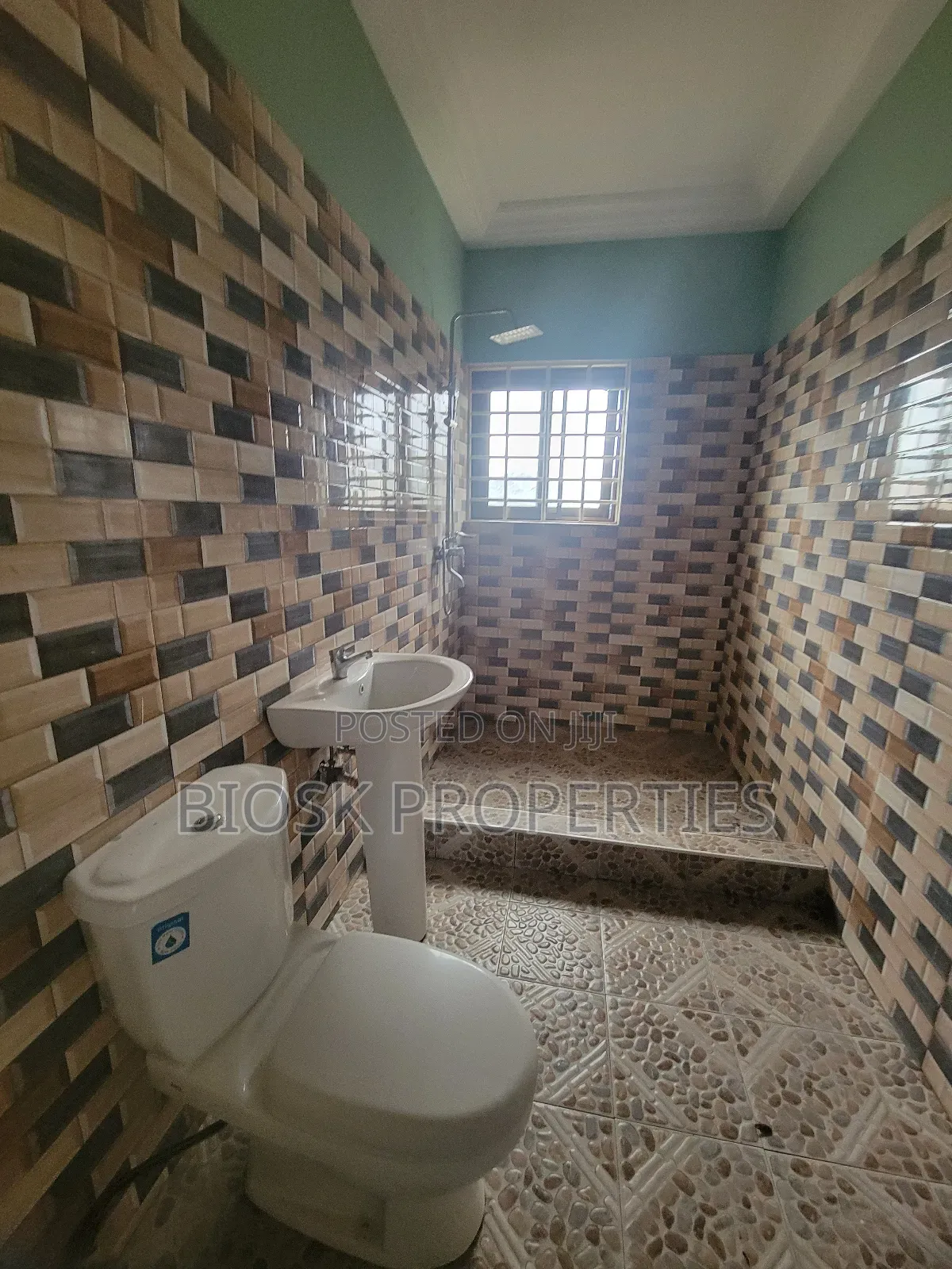 3bdrm Apartment in Biosk Properties, Malejor for rent