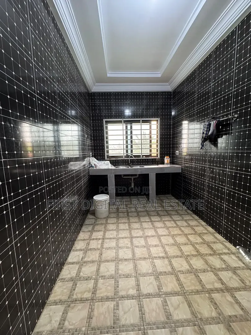 Chamber and Hall Self Contain for Rent at New Bontianor Inside