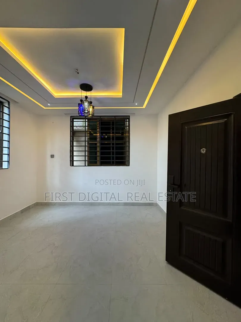 Chamber and Hall Self Contain for Rent at New Bontianor Inside