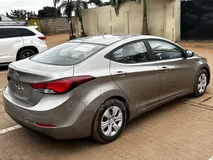 Hyundai Elantra SE Sedan FWD (1.8L 4cyl 6A) 2016 Gray