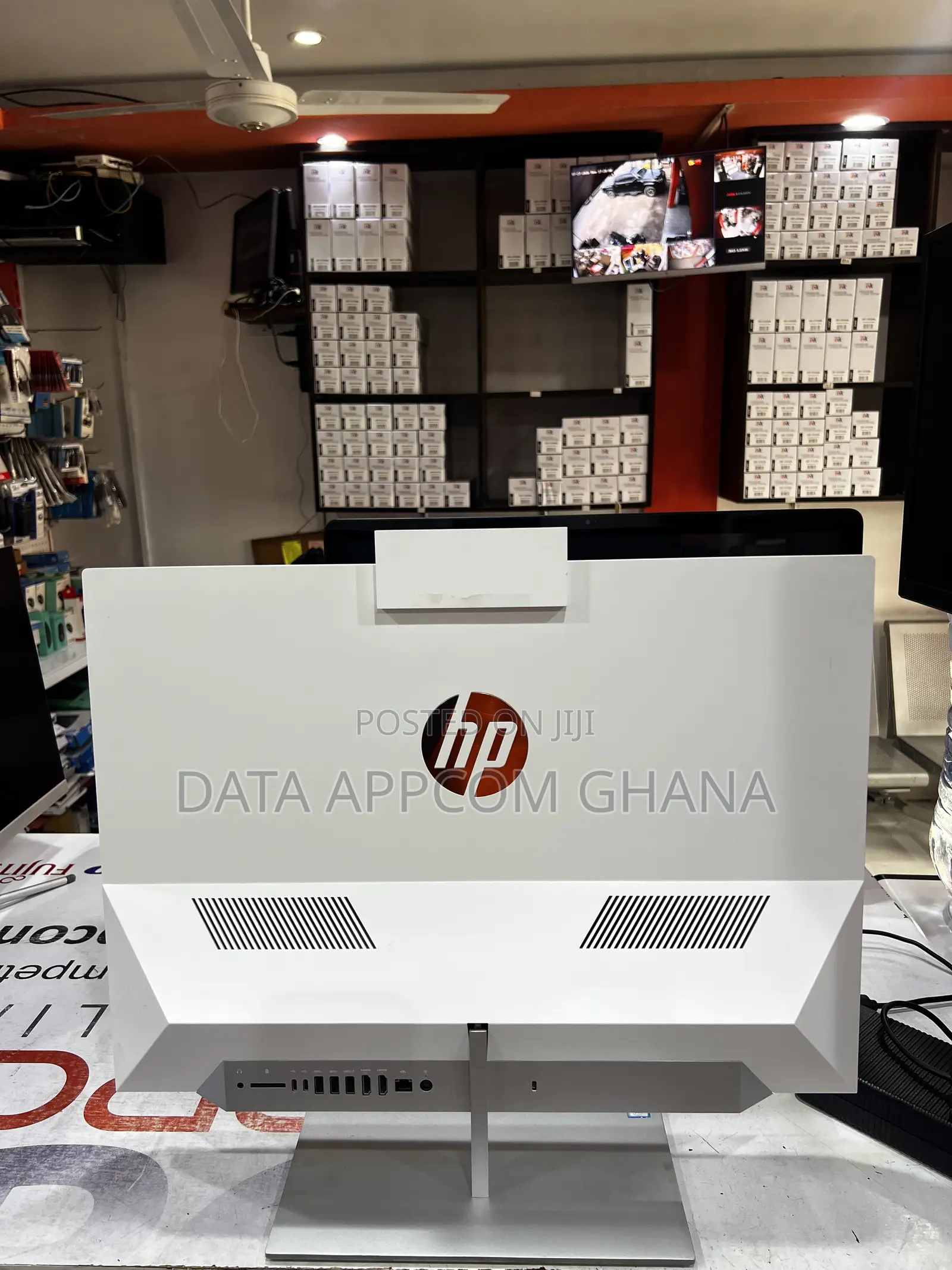 Desktop Computer HP Pavilion 24 16GB AMD Ryzen 7 SSD 256GB