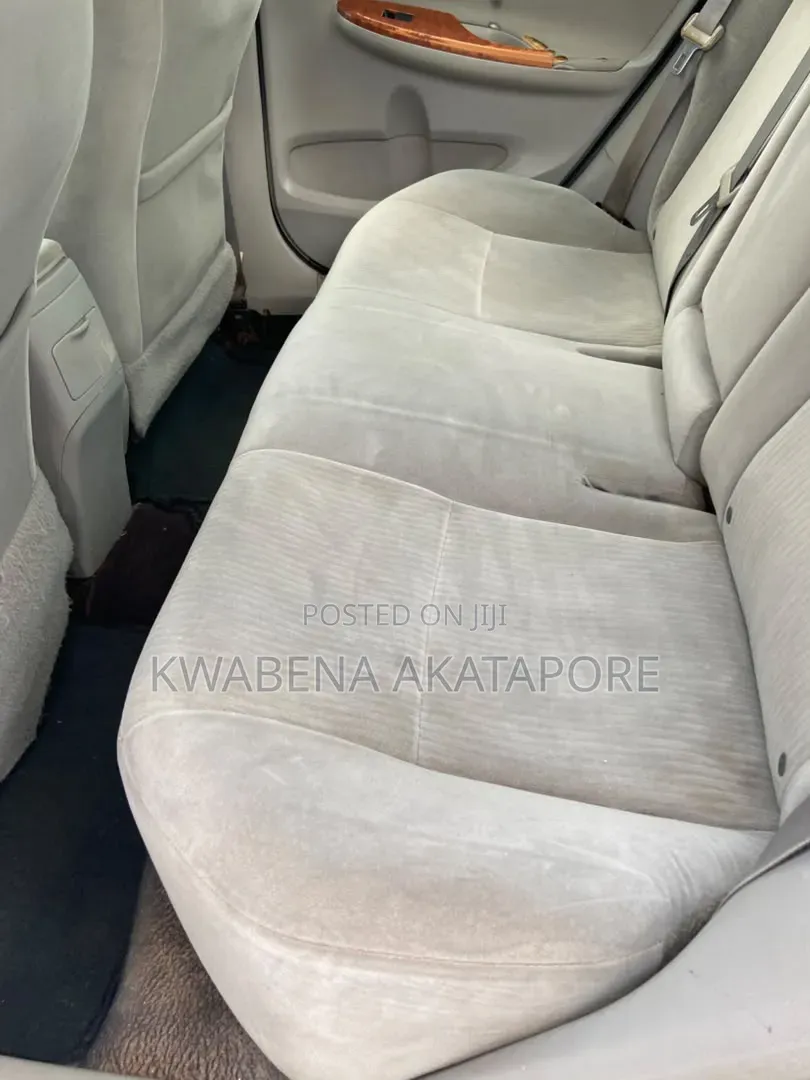 Toyota Corolla XLE 4dr Sedan (1.8L 4cyl 4A) 2010 White
