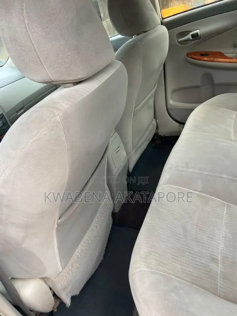 Toyota Corolla XLE 4dr Sedan (1.8L 4cyl 4A) 2010 White