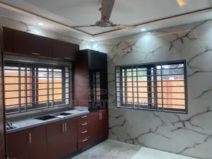 3bdrm Apartment in Asylum Down, NPP Office Area for rent