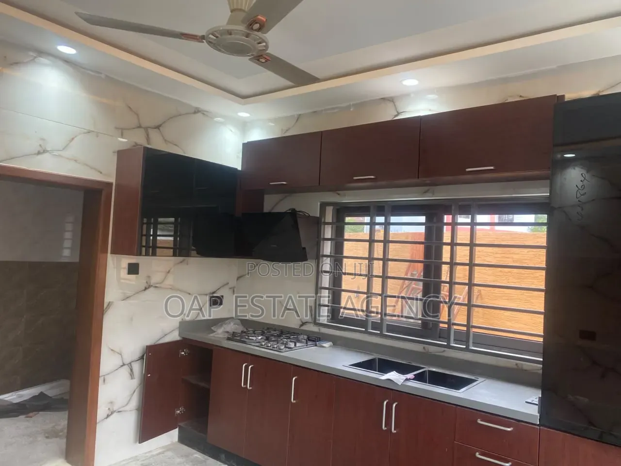 3bdrm Apartment in Asylum Down, NPP Office Area for rent