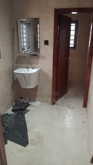 3bdrm Apartment in Asylum Down, NPP Office Area for rent