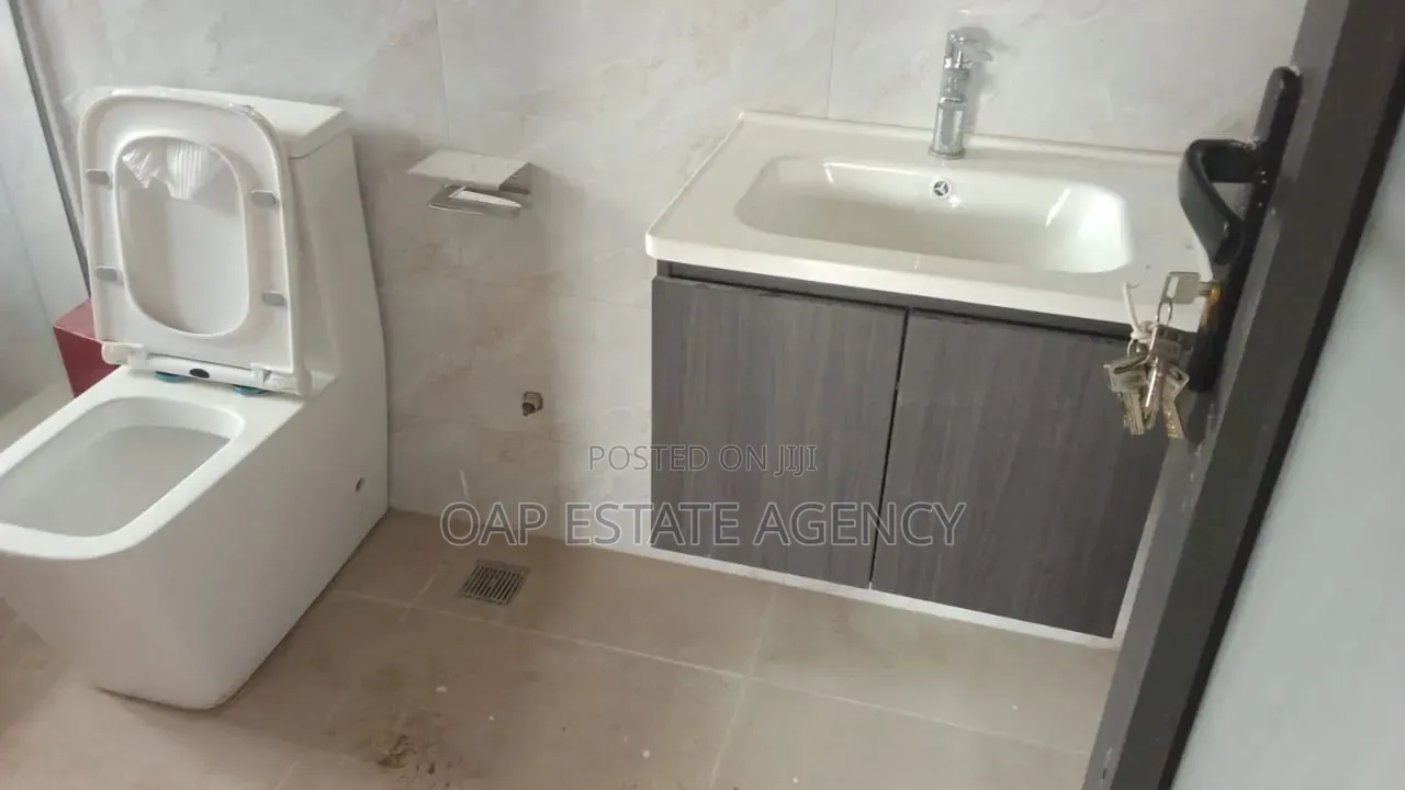 3bdrm Apartment in Asylum Down, NPP Office Area for rent